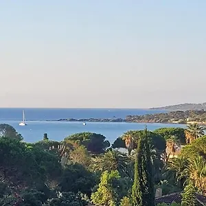 Larimar Etablissement- 200 M De La Sainte-Maxime