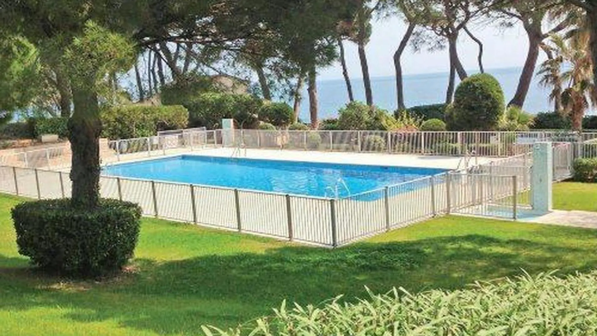 Appartement 2 Pieces Climatise Avec Piscine Et Parking, Ste Maxime, Golfe St Tropez - Fr-1-780-90 Sainte-Maxime Apartment