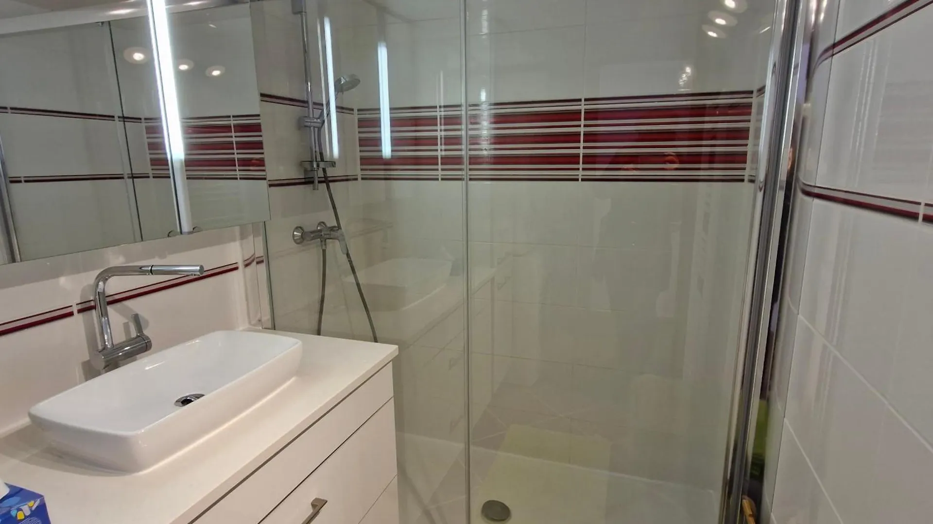 Appartement 2 Pieces Climatise Avec Piscine Et Parking, Ste Maxime, Golfe St Tropez - Fr-1-780-90 Sainte-Maxime