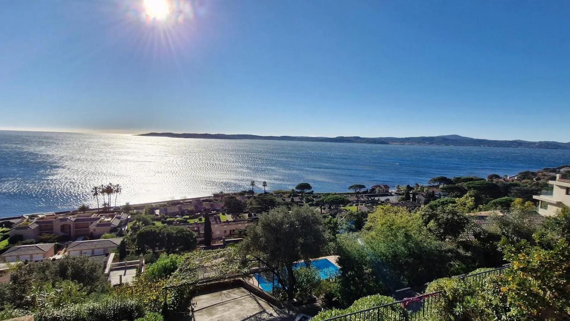 Appartement 2 Pieces Climatise Avec Piscine Et Parking, Ste Maxime, Golfe St Tropez - Fr-1-780-90 Sainte-Maxime 0*,  France